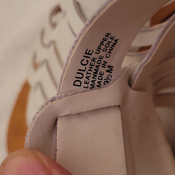 DULCIE 100% LEATHER UPPER STRAP GLADIATOR SANDALS - Picture 5 of 11